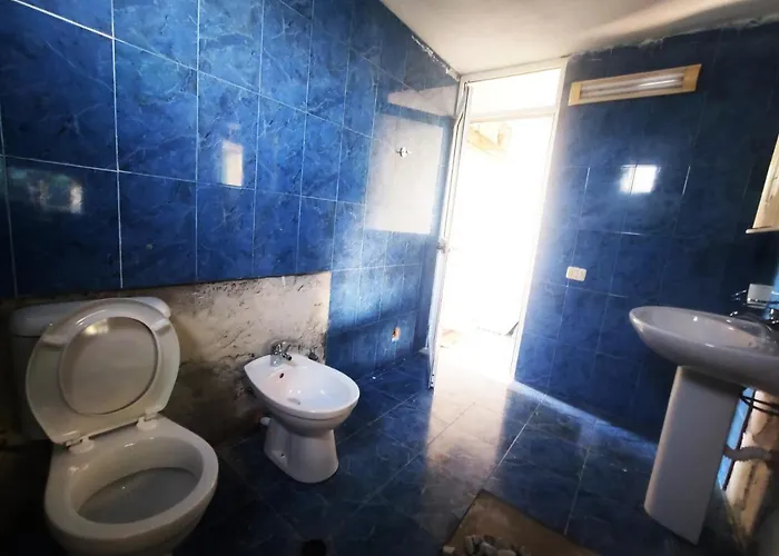 At Gjergj Fishta Apart-house Гостевой дом Шкодер